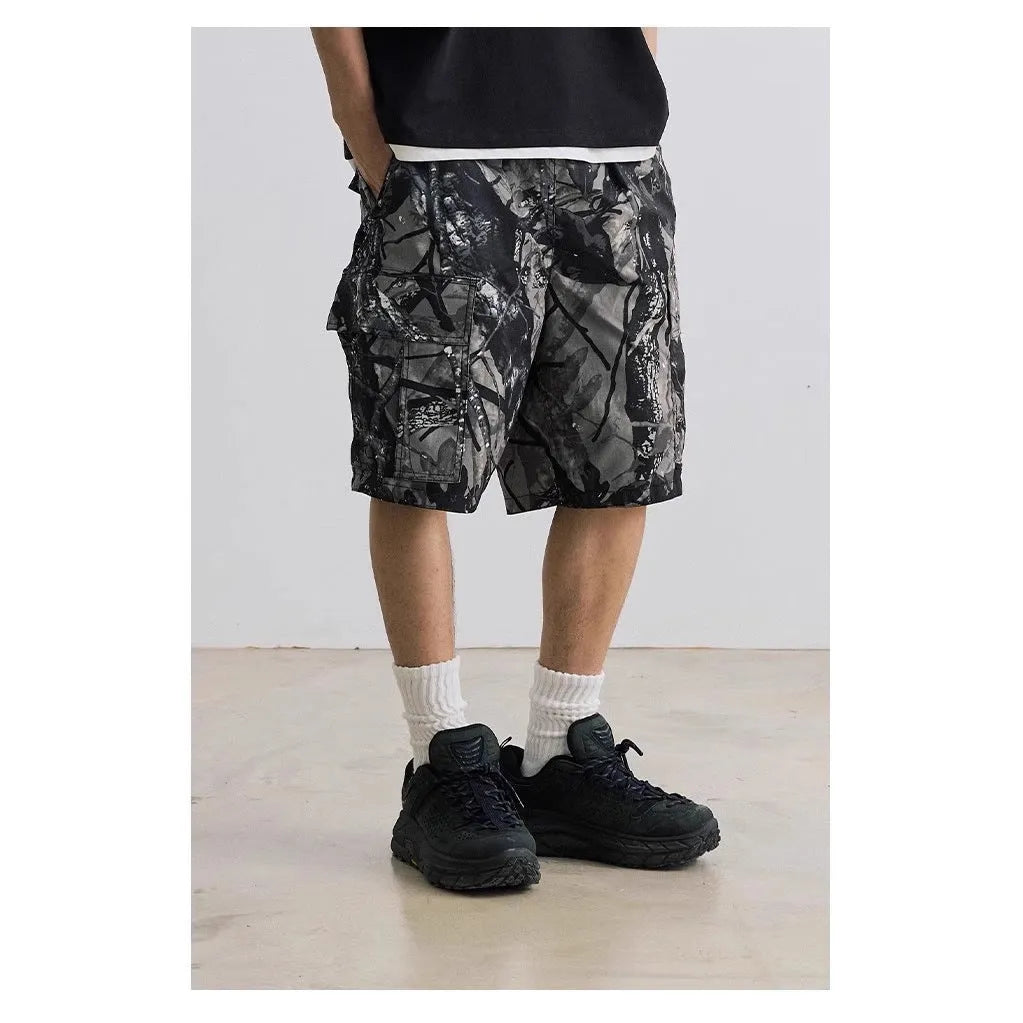 Loose straight-leg denim shorts with elastic waistband in black and army green colours