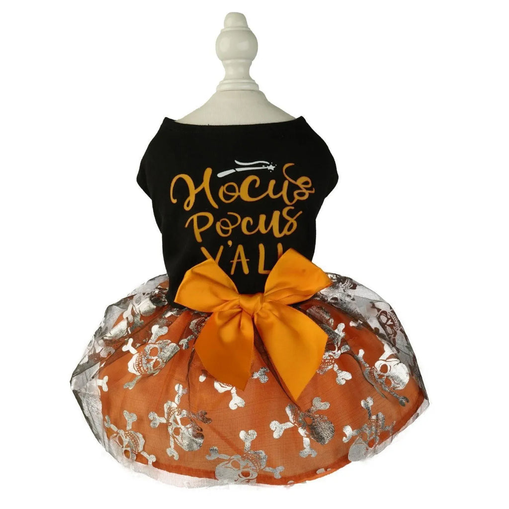 Black Halloween skull pet costume in polyester, princess style, available in sizes S, M, L, and XL for dogs and cats.