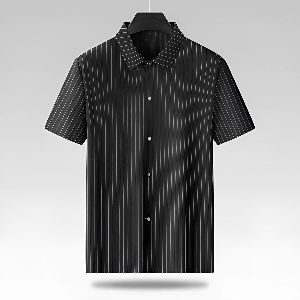 Men's plus-sized striped cardigan shirt in loose fit with square collar design