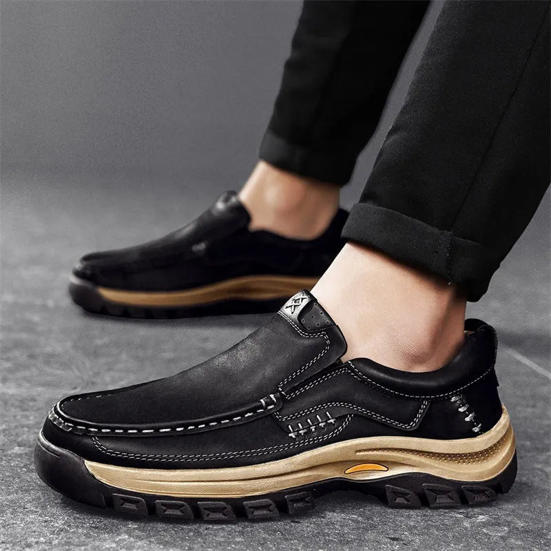 Men's black PU leather mountaineering shoes with thick rubber sole and round toe design for outdoor hiking