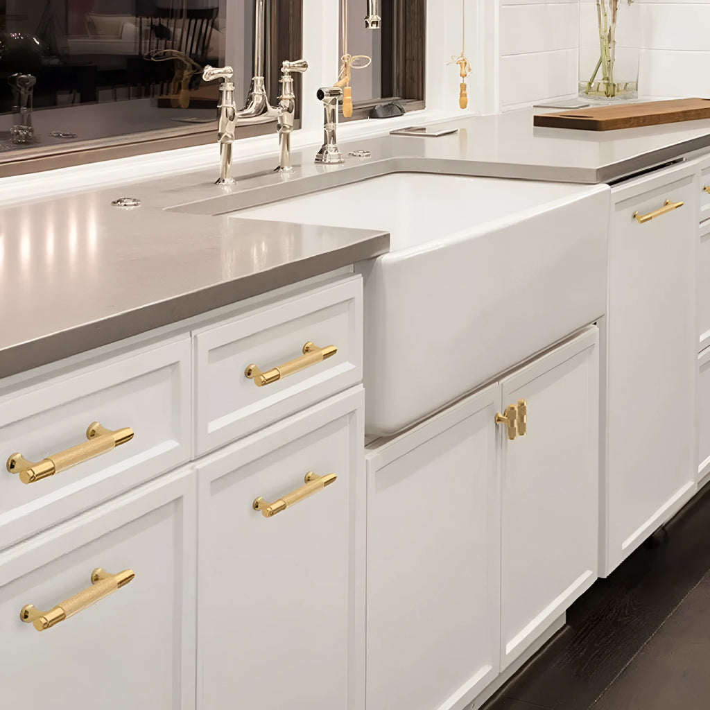 Brushed brass aluminium alloy wardrobe handle with light luxury finish for cabinet doors