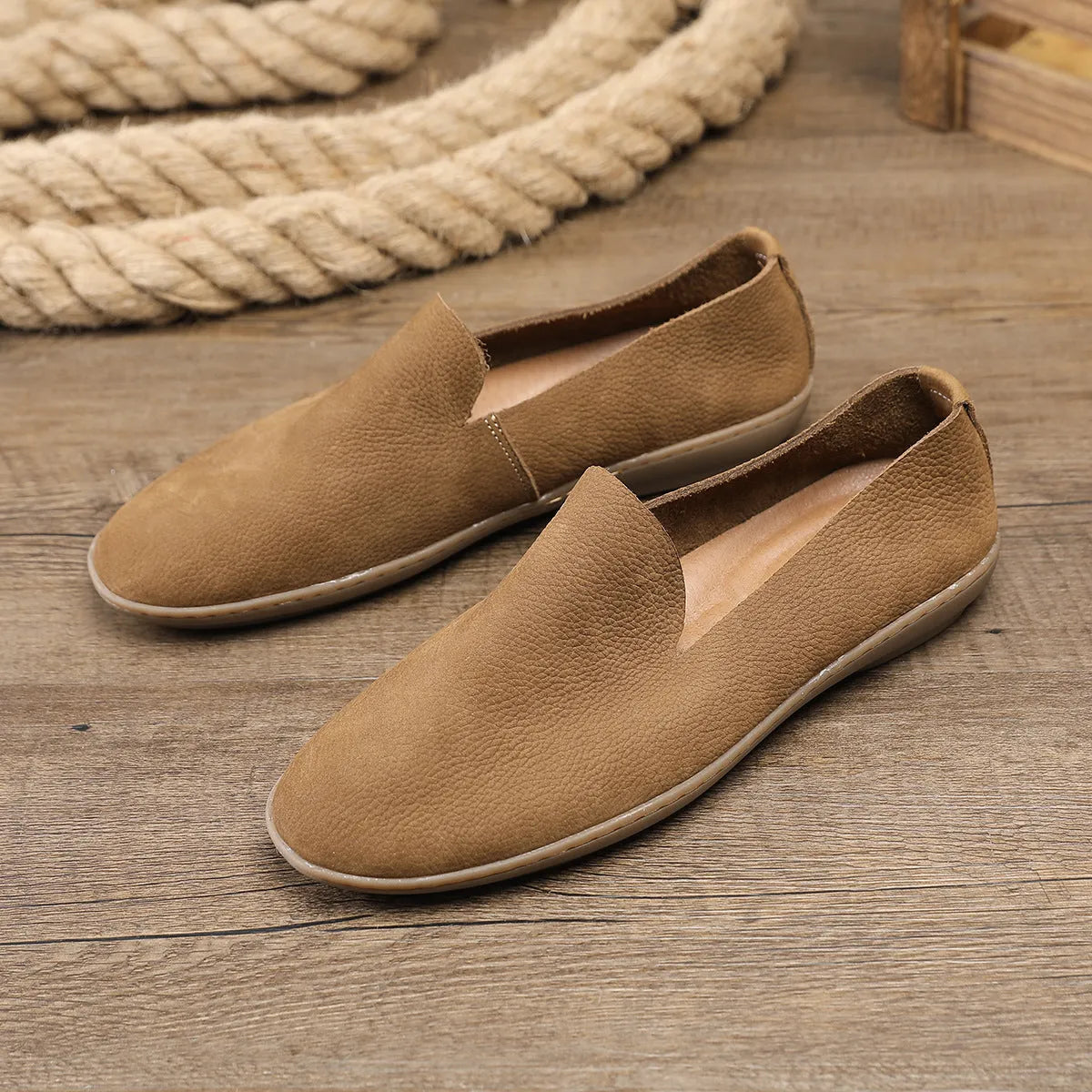 Handmade men's shoes with cowhide lining and rubber soles in khaki colour