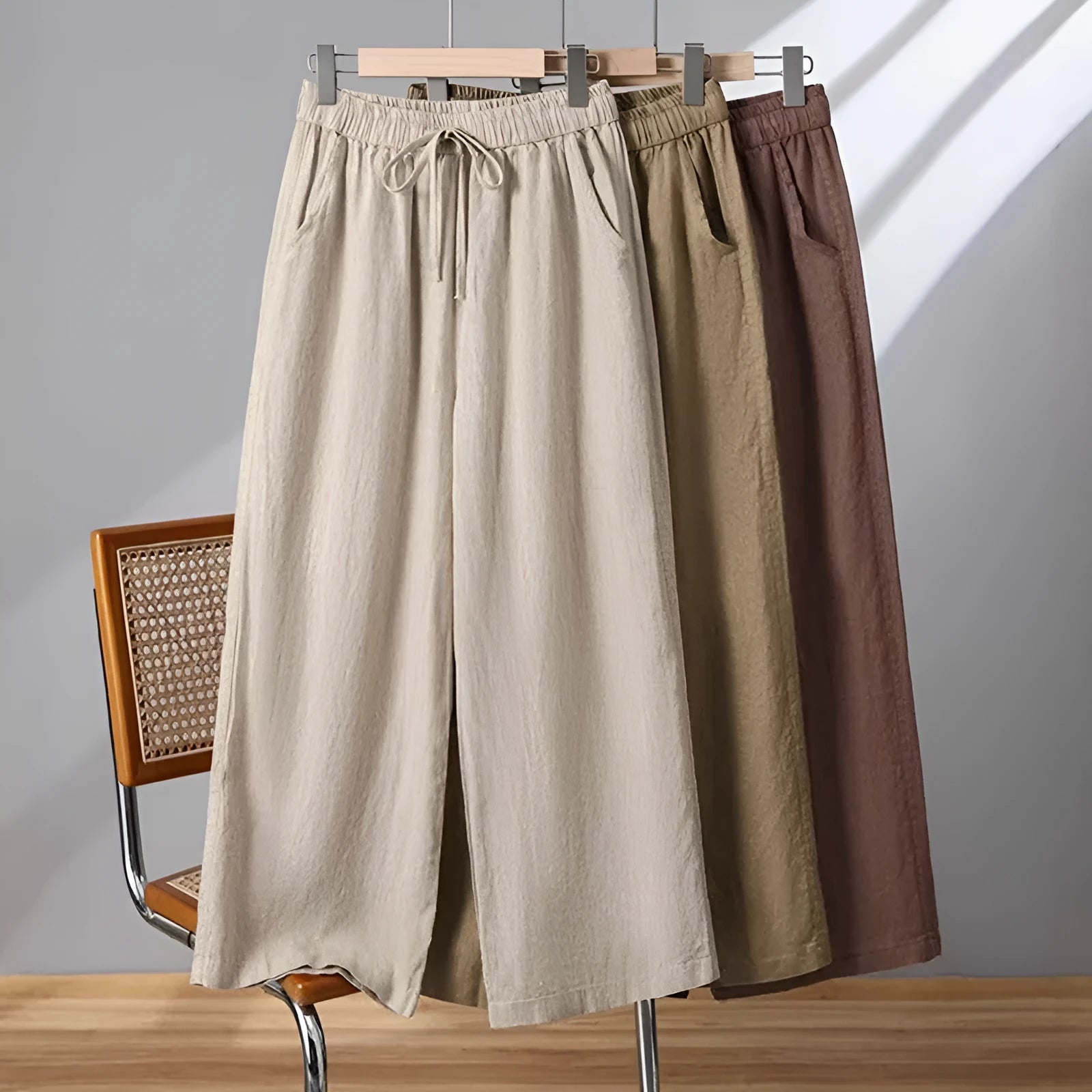 Women's straight-leg casual trousers with elastic waist and drawstring in polyester fabric