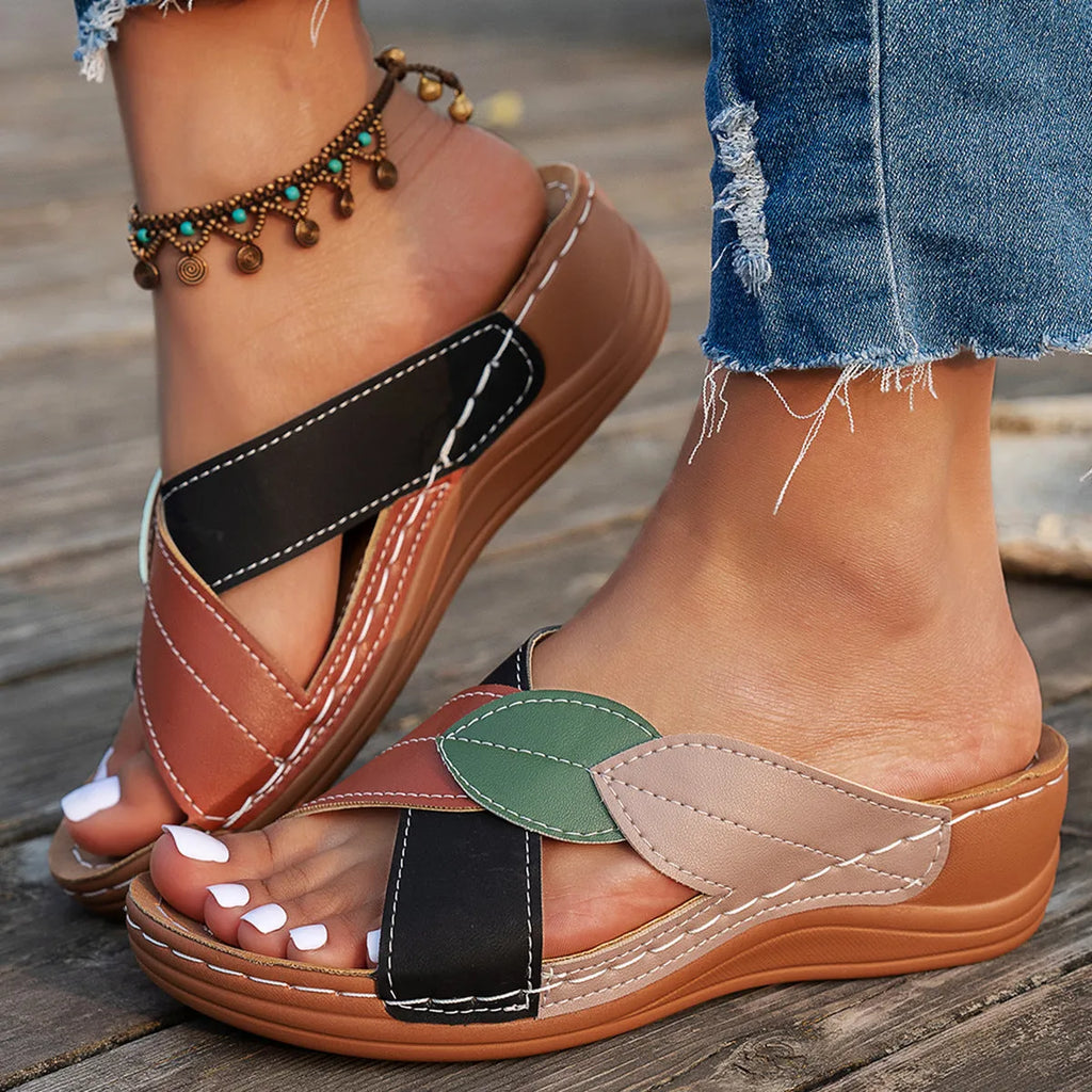 Women's black cross-strap peep-toe slippers with thick polyurethane sole
