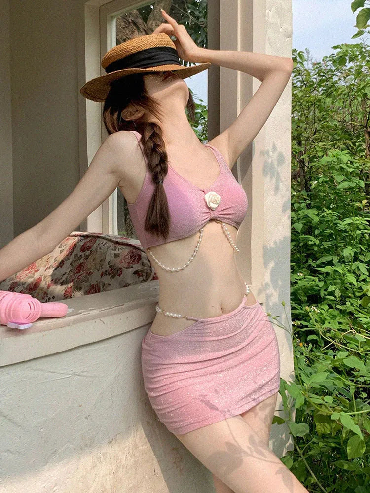 Women's bear vacation print three-piece polyester bikini set in pink or black colours