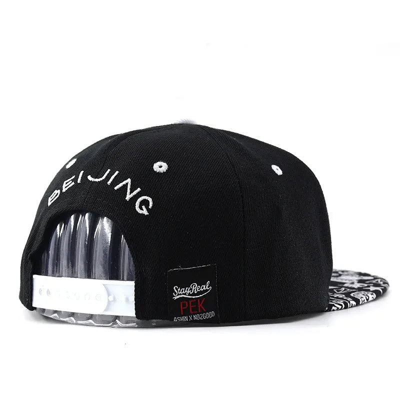 Cotton baseball cap with embroidered letters in adjustable dome crown style