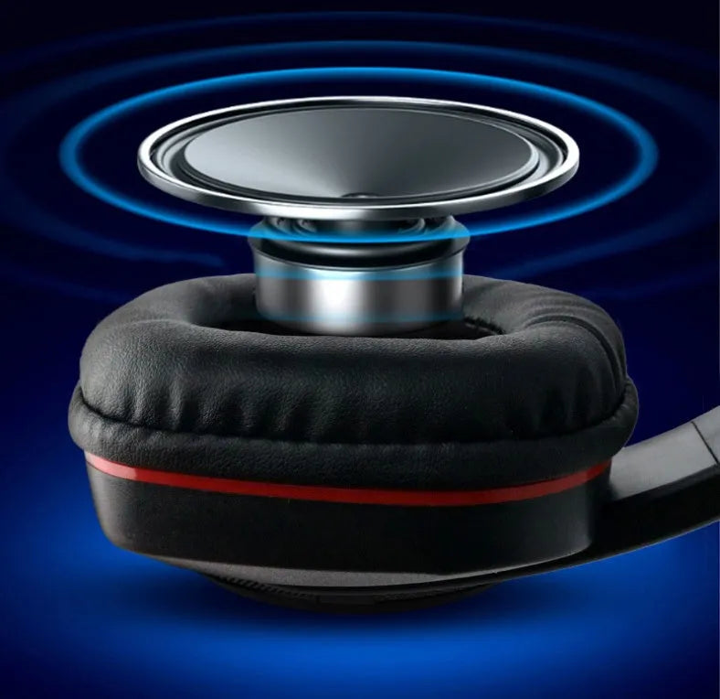 Black wired gaming computer headset with 40mm speakers for heavy bass audio