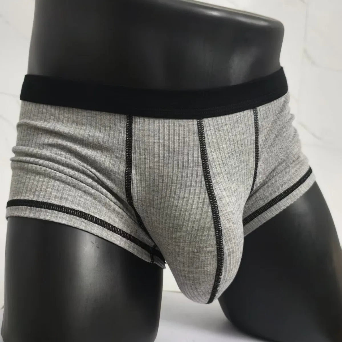 Men's breathable boxer shorts in solid colours with body-shaping function