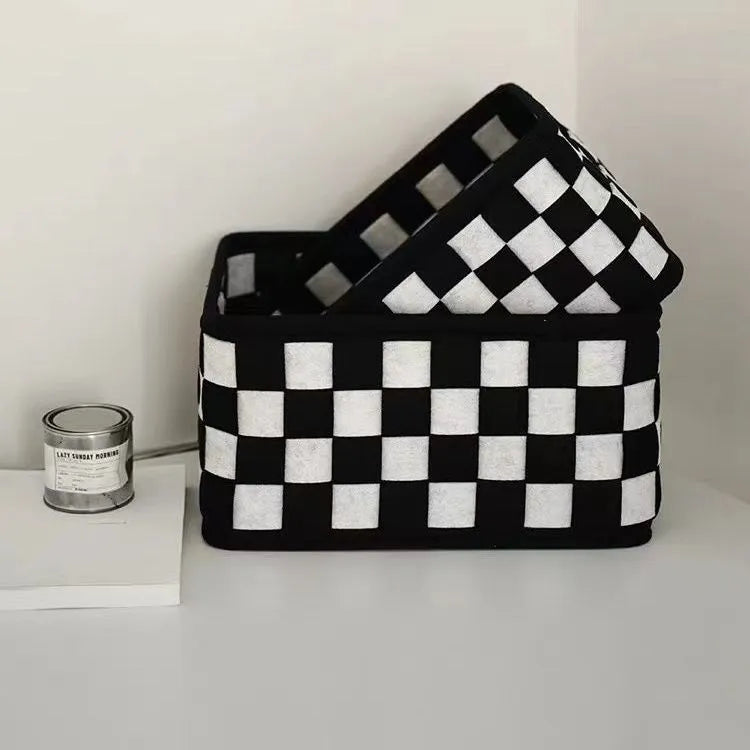Checkerboard patterned folding felt storage basket showing 37x29x19.5cm dimensions
