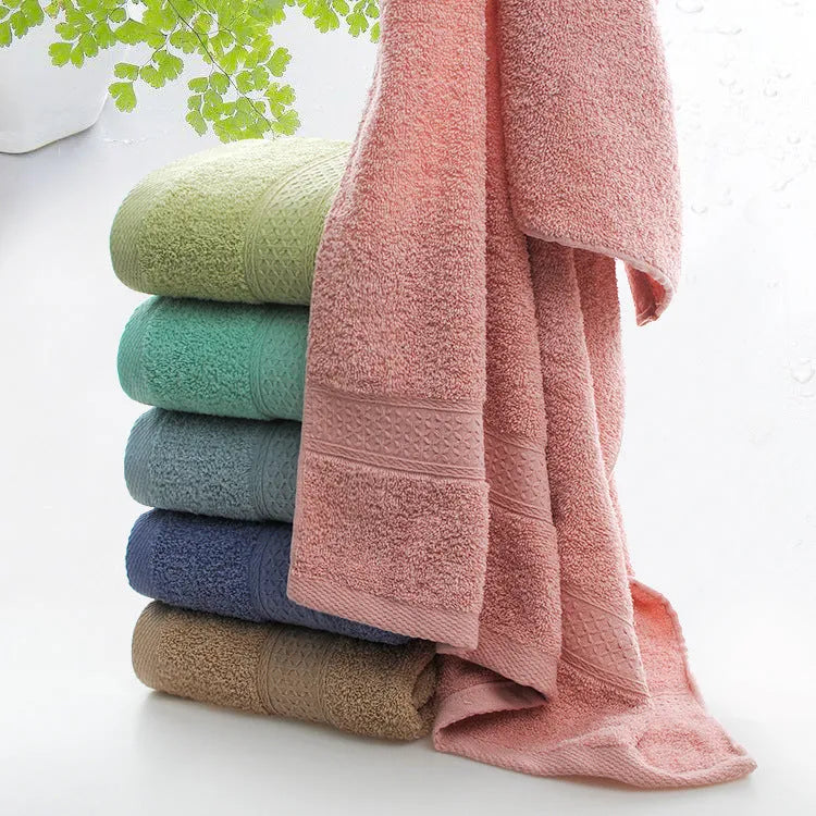 Thickened 800gsm cotton blend bath towel shown in Apple Green colour option