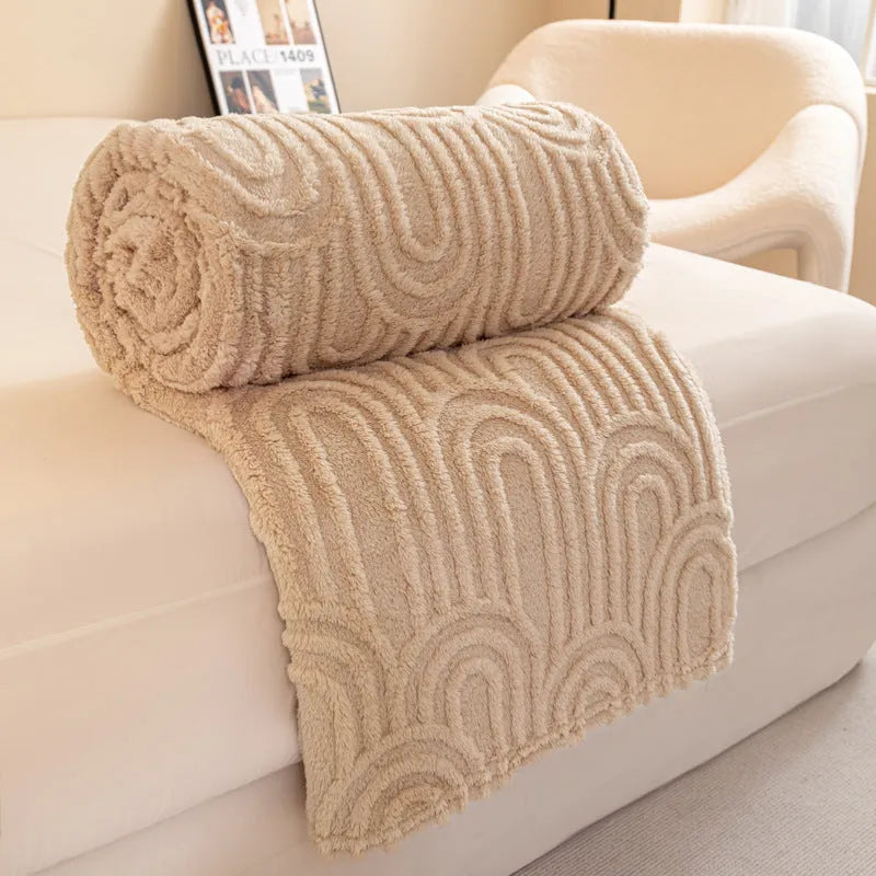Double-sided jacquard flannel coral fleece blanket shawl in polyester with Roman column pattern