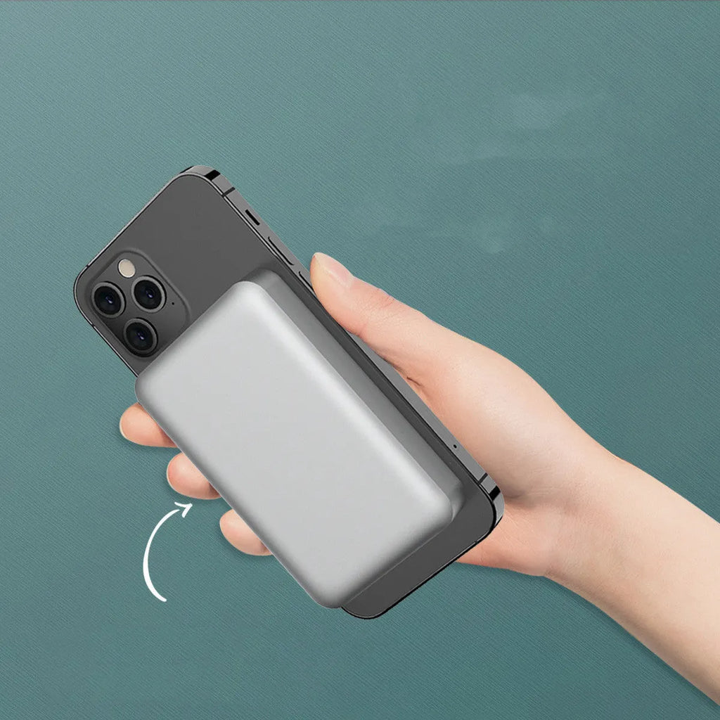 Silver aluminium wireless power bank with magnetic charging and USB-C port