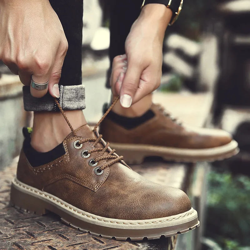 Men's round-toe casual lace-up shoes in artificial PU with rubber sole and textile lining