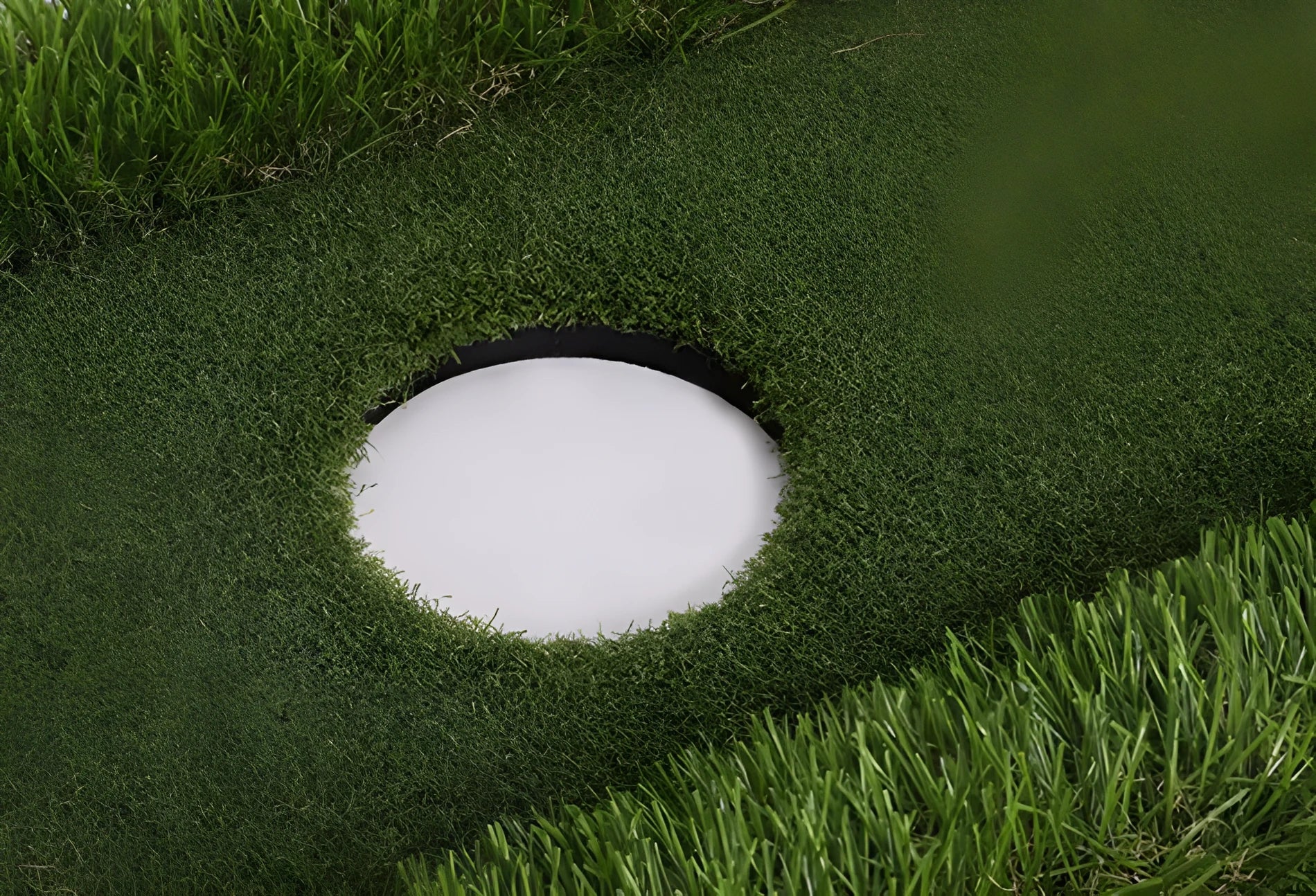 Green golf training mat made of PP grass and EVA in custom sizes for indoor practice