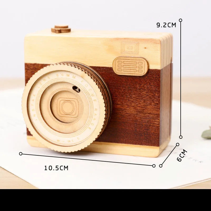 Wooden music box with rotating mechanism in pine wood, 10.5cm wide