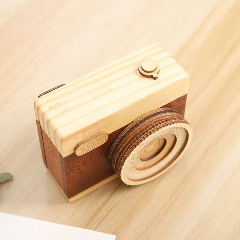 Wooden music box with rotating mechanism in pine wood, 10.5cm wide