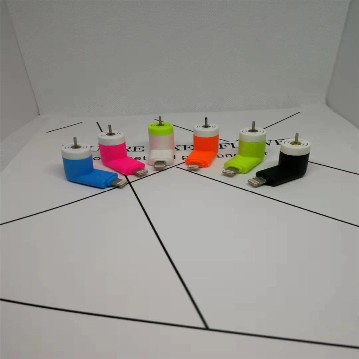 iPhone-compatible USB mini desk fan with rotary switch in multiple colours