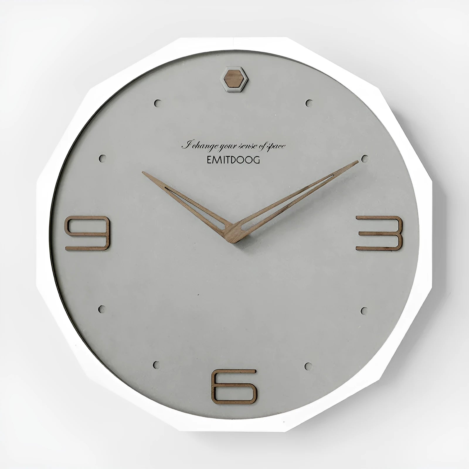 Round 12-inch Nordic style wall clock with Geralt material body and mirror face in minimalist living room setting