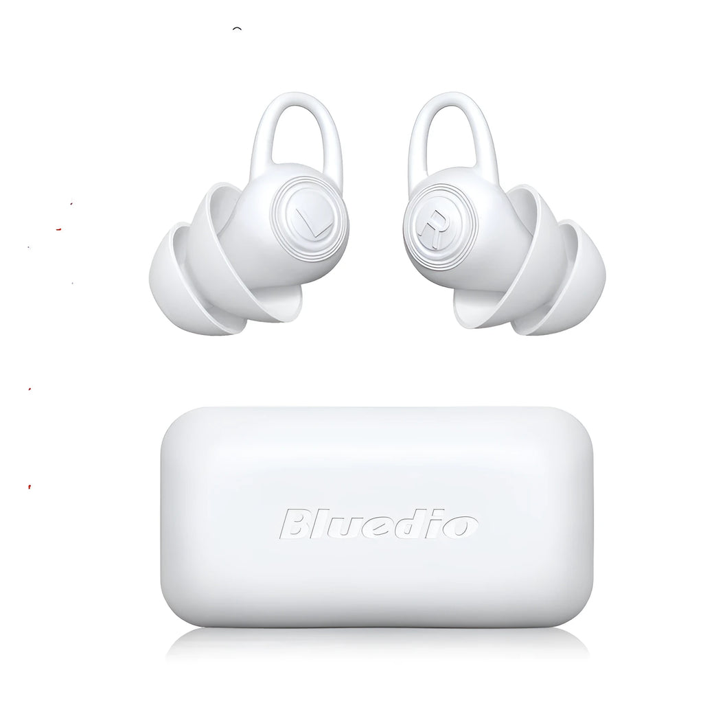 A single white soft silicone ear plug for noise reduction, shown with its independent packaging.