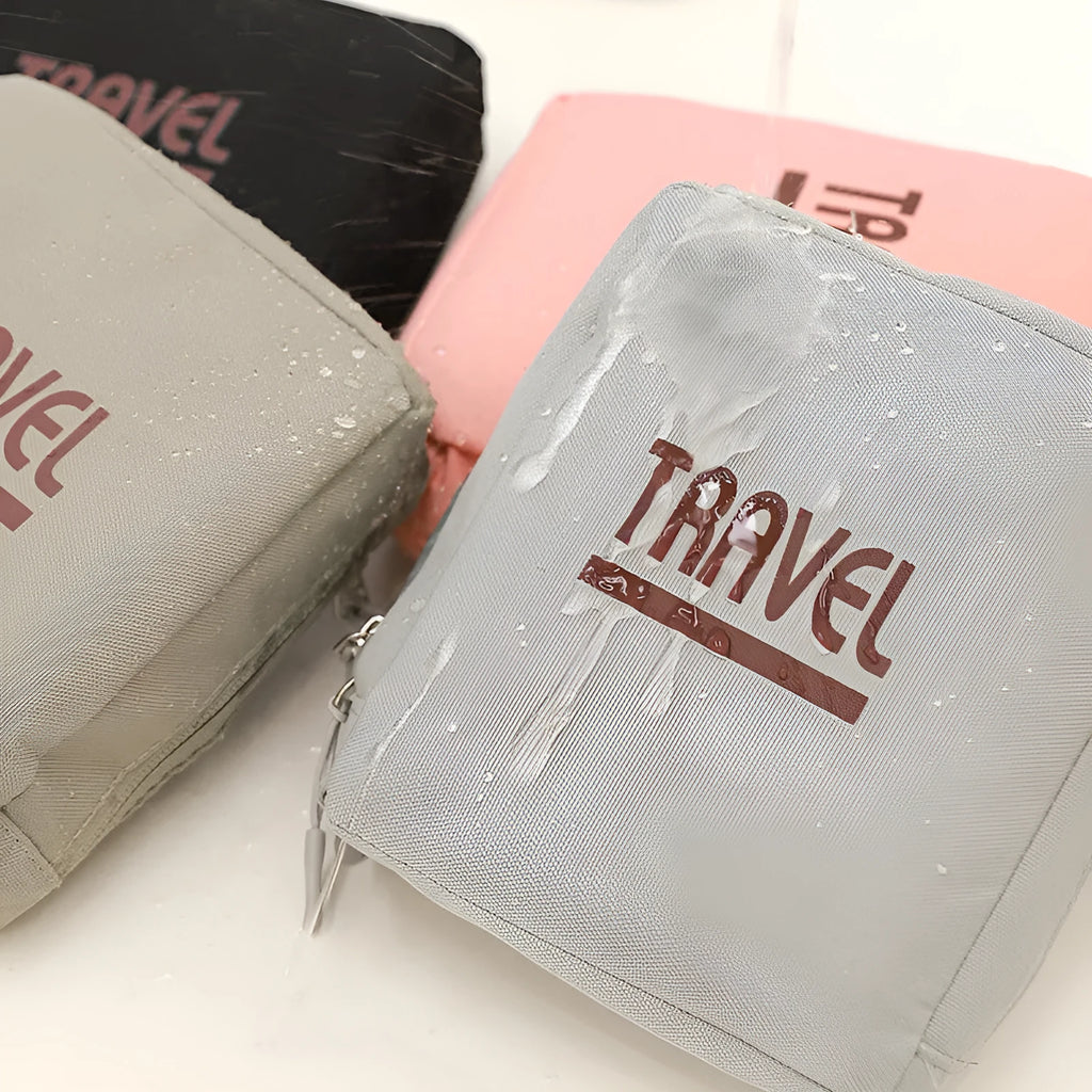 Cube-shaped travel storage bag in Oxford cloth with sealable closure