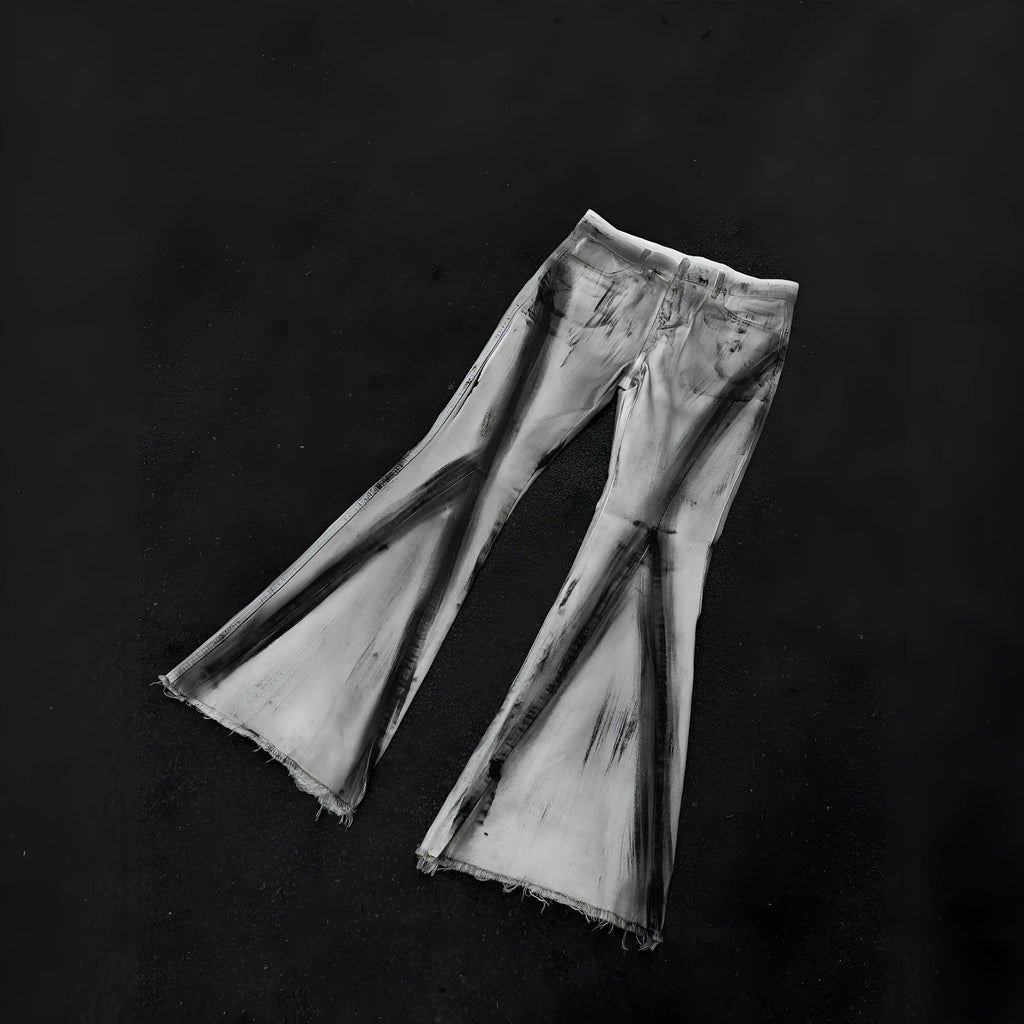 Mid waist selvedge style jeans with black ribbon gradient colour and zip fly opening