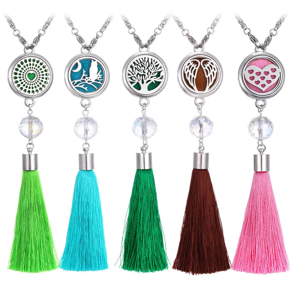 Alloy car pendant with coloured tassel and 50cm chain for aromatherapy fragrance diffusion