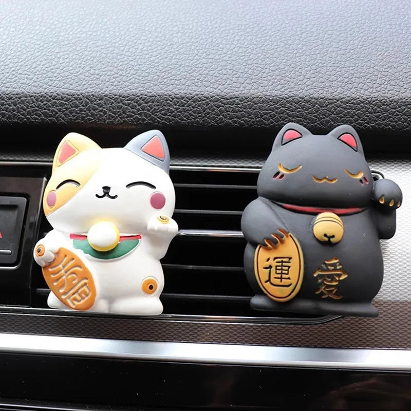 Black cat design resin car vent aromatherapy clip mounted on vehicle air conditioning louvre