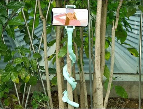 Flexible lazy bracket phone holder with extended 62cm arm showing 360° rotation capability