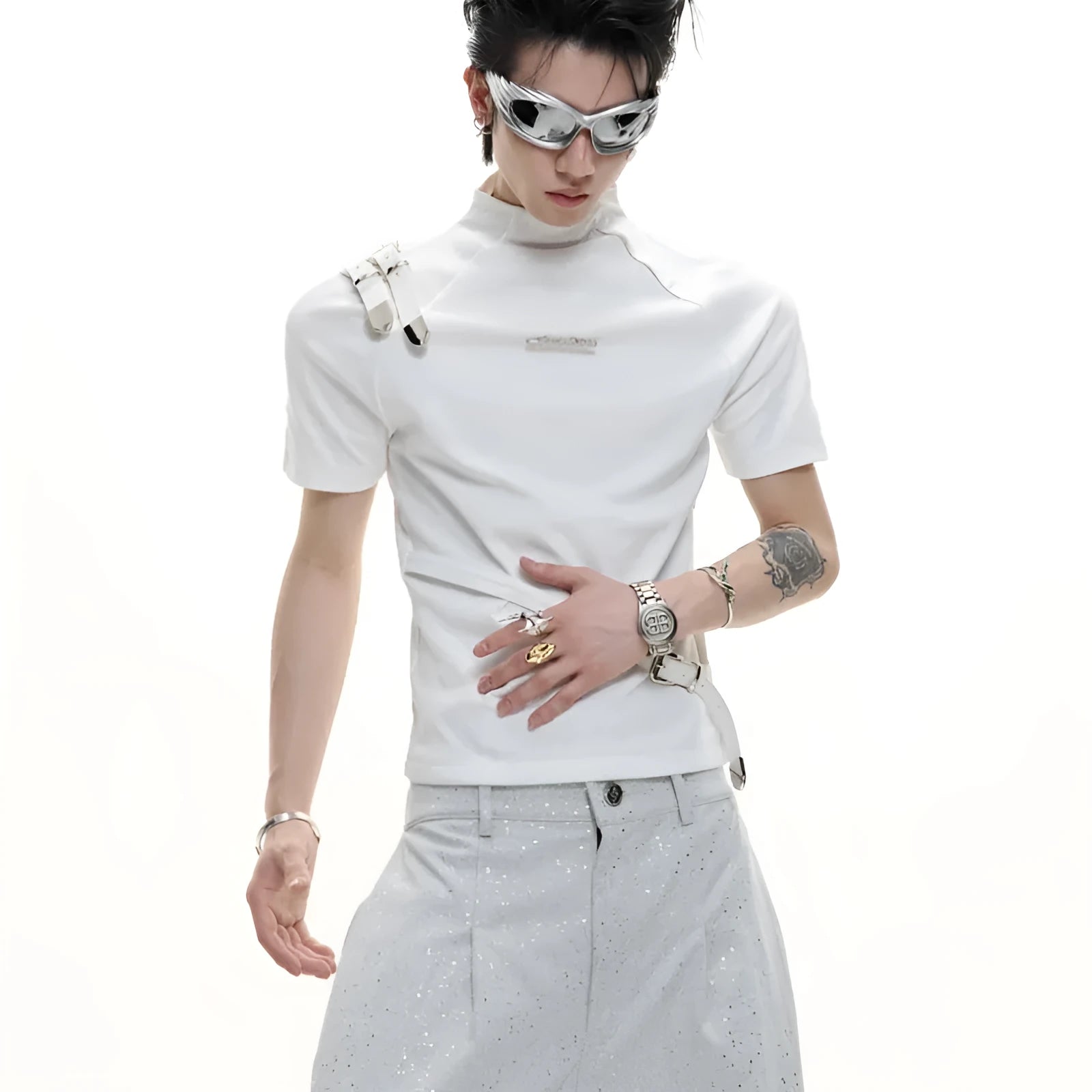 Cotton men's slim fit T-shirt with metal belt design and stand-up collar in black and white colours