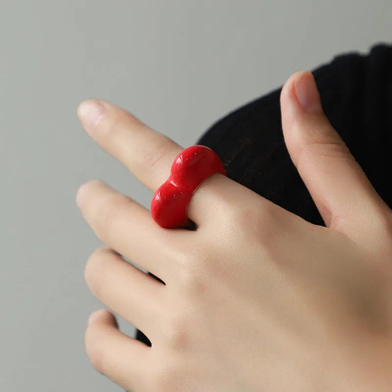 Three-dimensional heart-shaped enamel ring in zinc alloy with colourful detailing