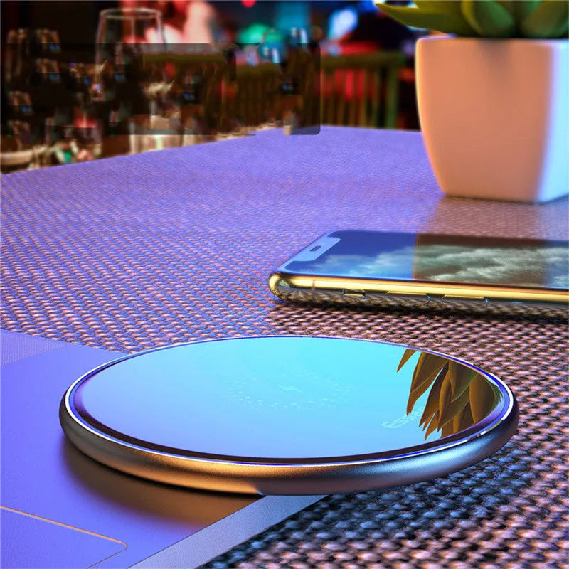 Black aluminium alloy 15W Qi wireless charger with LED indicator light and anti-slip surface