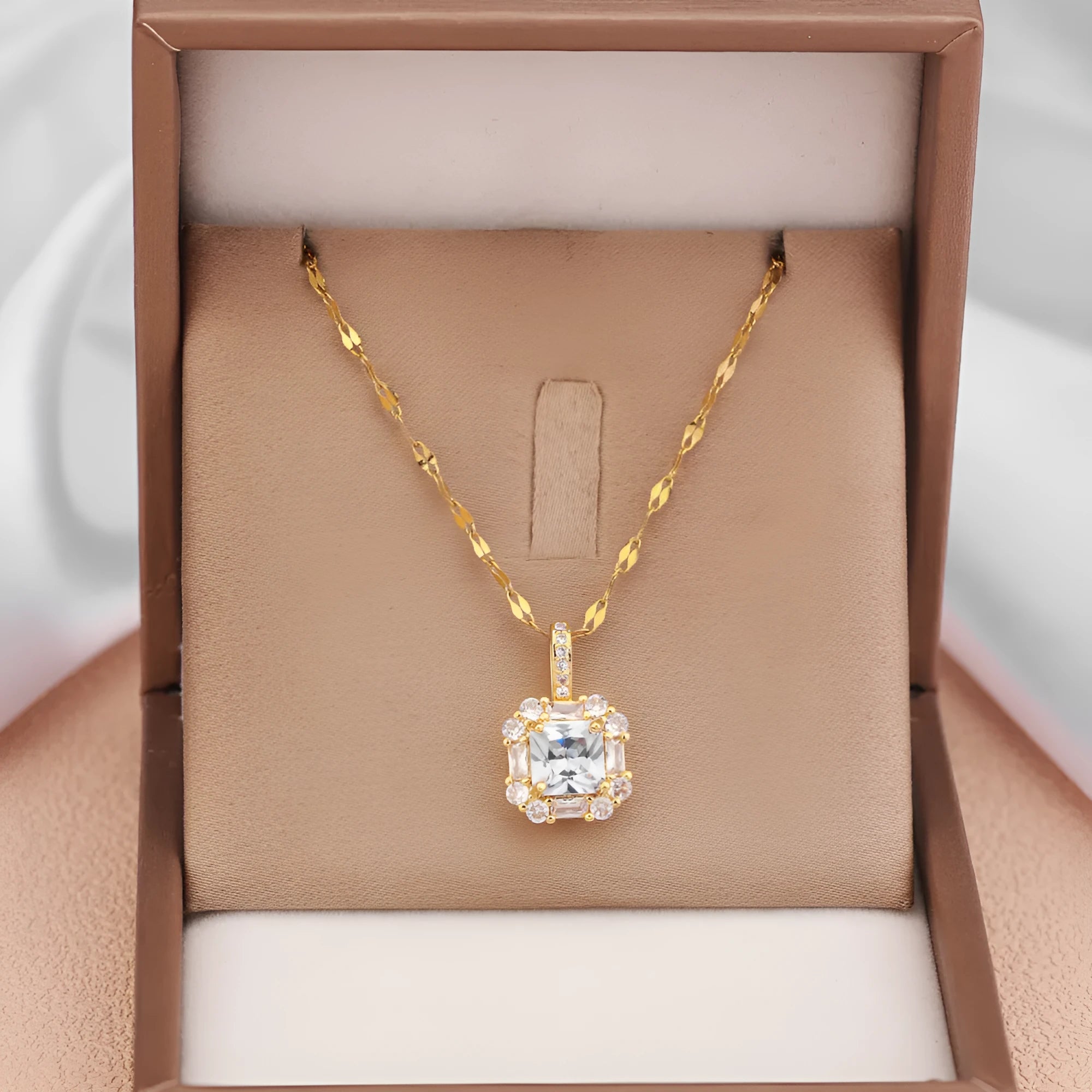 Women's gold geometric zircon pendant necklace on water wave chain