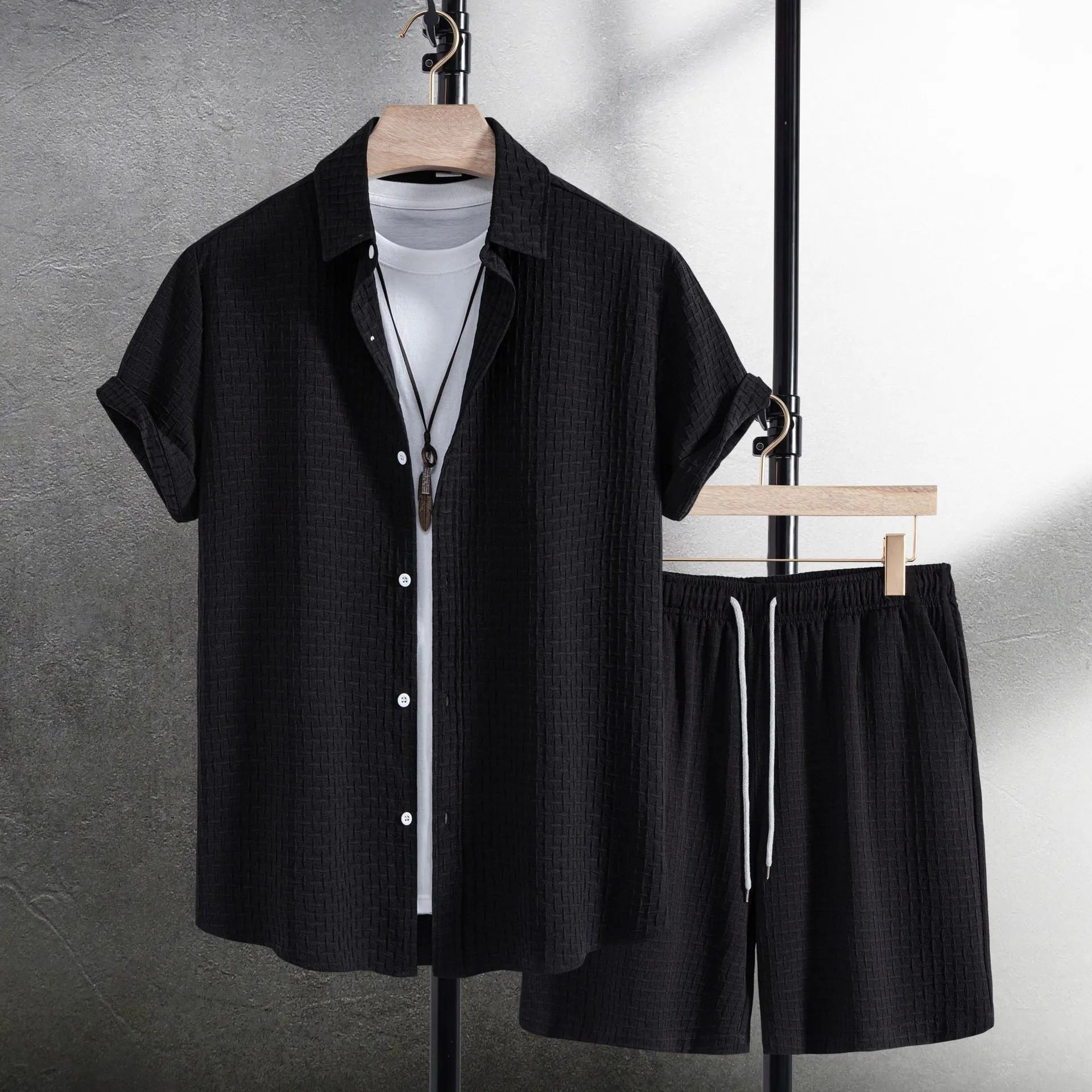 Men's summer beach suit with short-sleeved shirt and matching shorts in cotton blend fabric