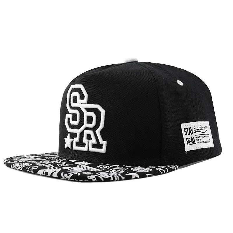 Cotton baseball cap with embroidered letters in adjustable dome crown style