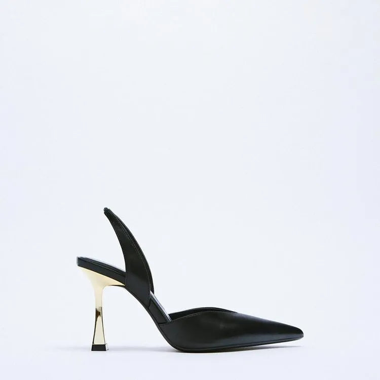 Women's nude pointed high heels in patent leather with shallow mouth design