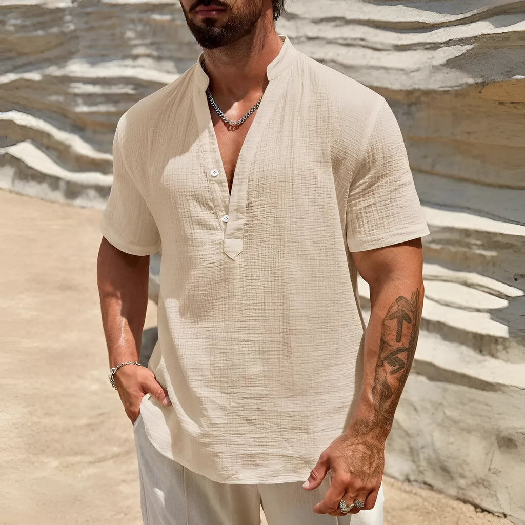 Men's solid colour short-sleeved shirt with stand collar in regular fit