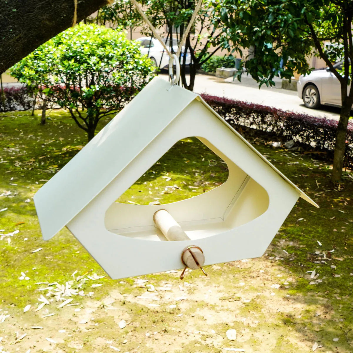 Simple European-style iron bird house for outdoor garden decoration in green or brown colours