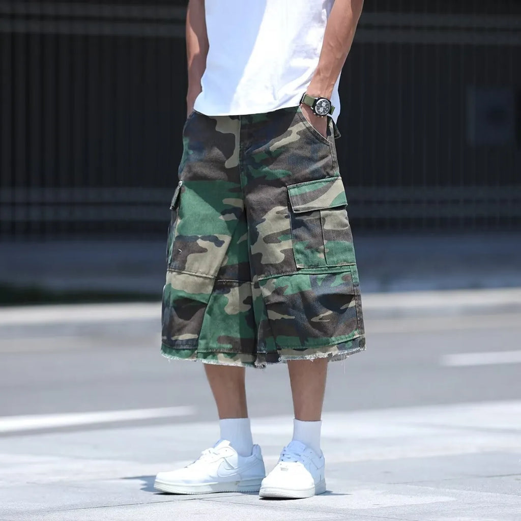 Men's loose-fit camouflage shorts in American retro workwear style with cotton blend fabric