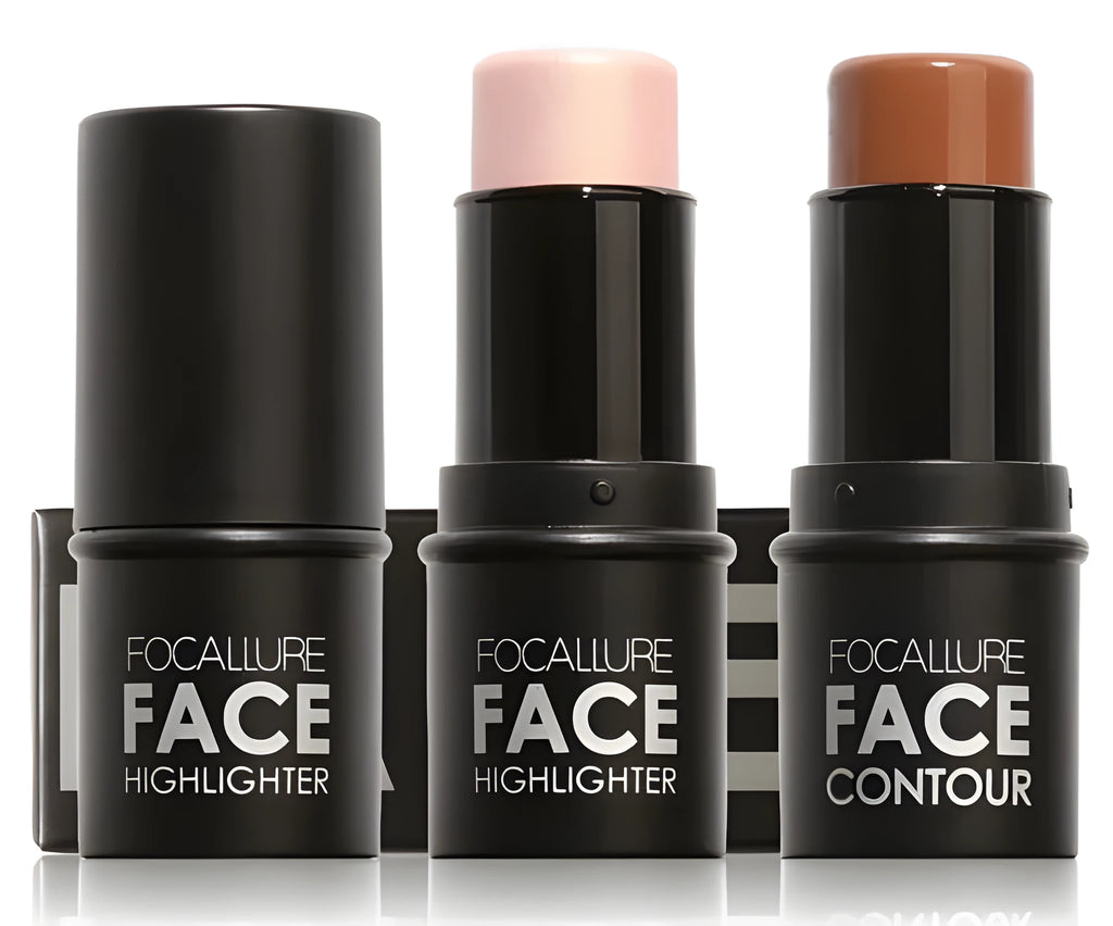 Face contour highlighter compact with four pressed powder shades for cheekbone definition