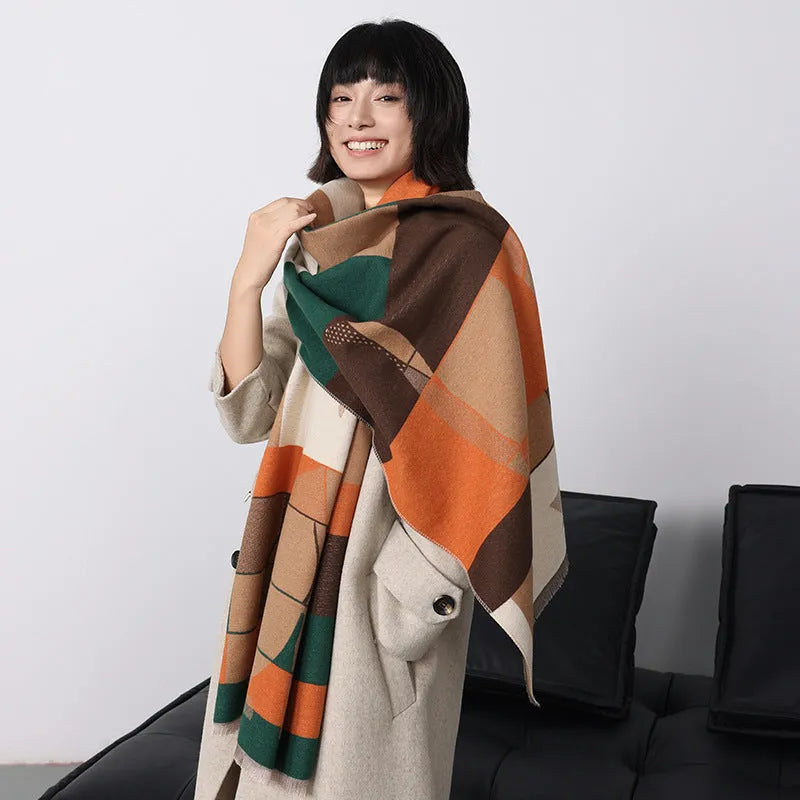 Imitation cashmere polyester scarf in beige colour, showing its 185x65cm size and texture.