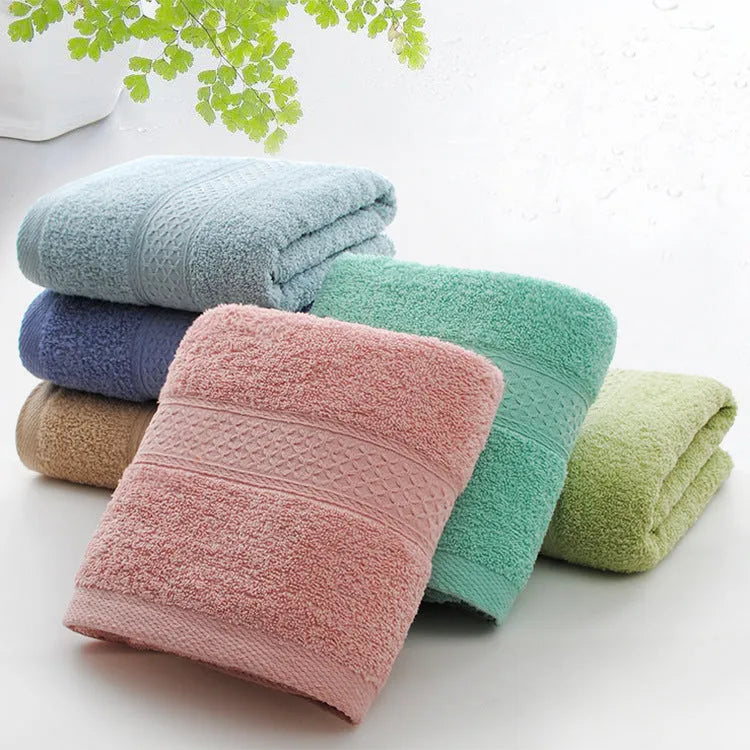 Thickened 800gsm cotton blend bath towel shown in Apple Green colour option