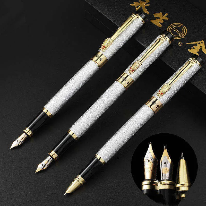 Metal fountain pen with iridium nib in black, gold, purple or white, available in 0.38mm, 0.5mm and 0.8mm tip sizes.