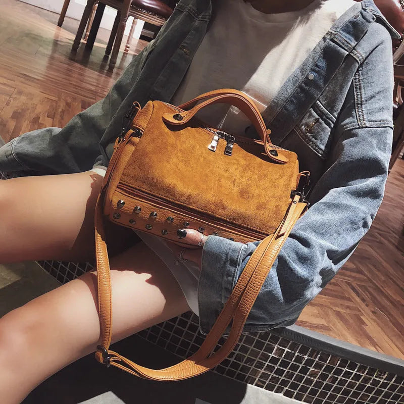 Soft PU women's casual tote shoulder bag with large capacity and smooth zipper closure