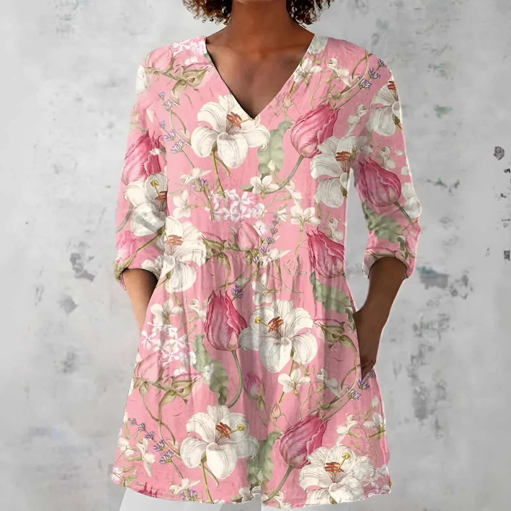 Women's retro slim fit long-sleeved top with digital print in polyester fabric available in multiple colours