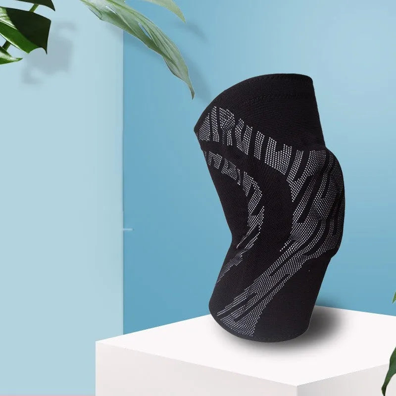 Men's basketball knee pads in black nylon with adjustable sizing for court sports protection