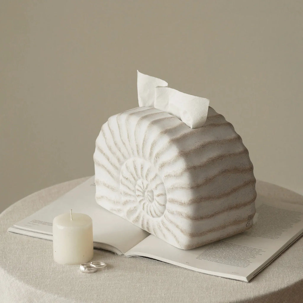 Conch ramble resin tissue box with sea shell design for home decoration