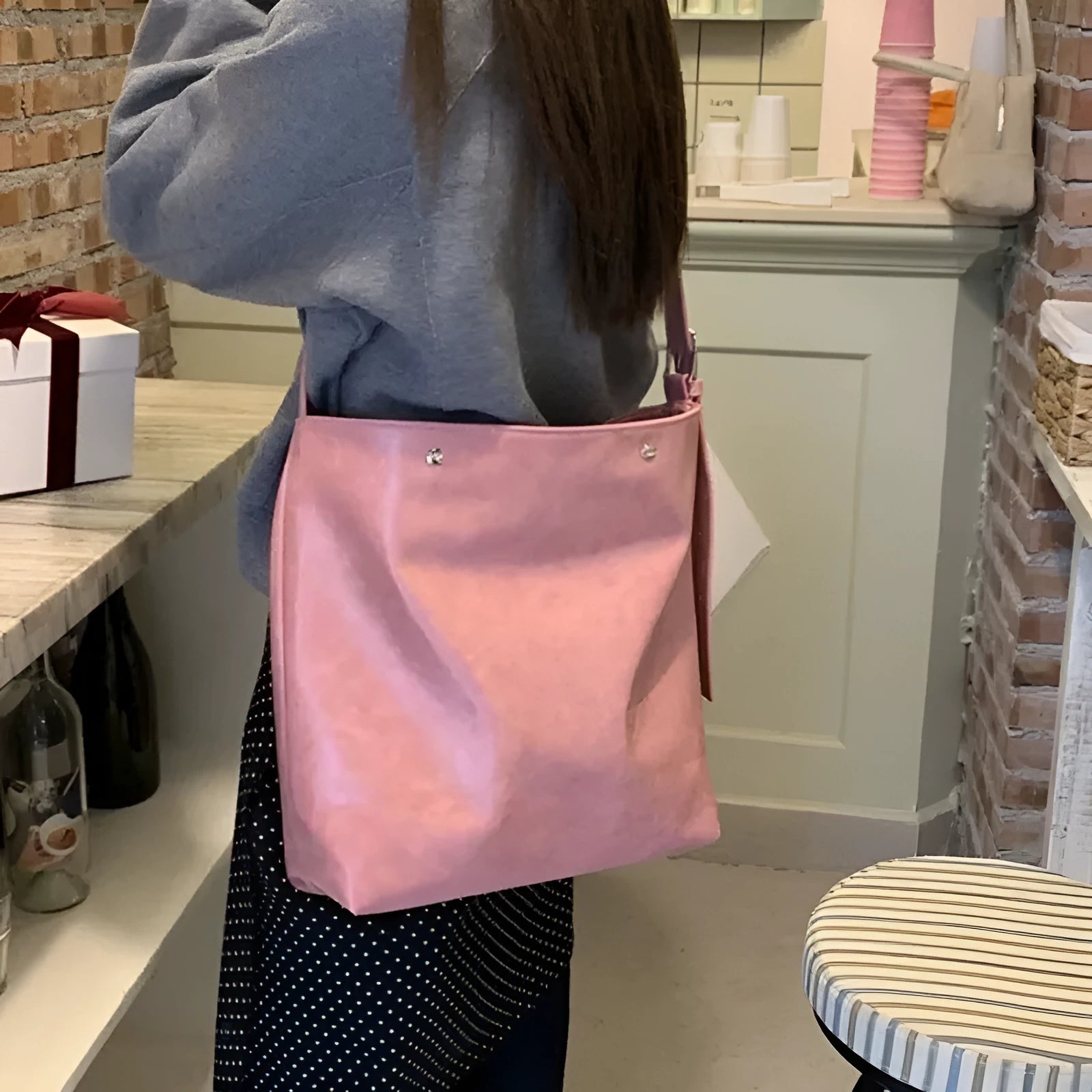 Corduroy one-shoulder commuter bag in pink or brown with PU lining