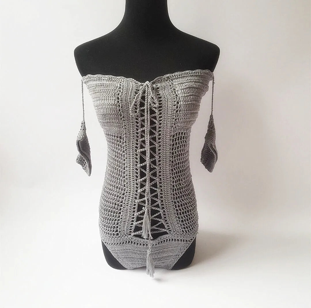Off-shoulder one-piece swimsuit in European and American sizing available in five colours