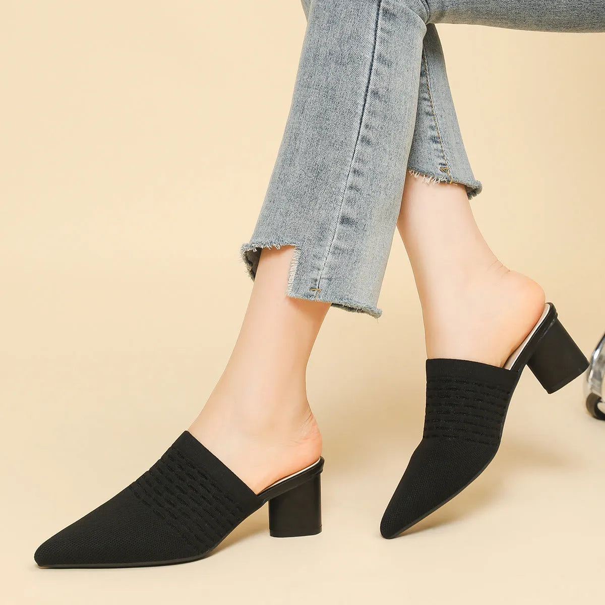 Women's pointed toe sandals with 5cm chunky heel in fabric upper
