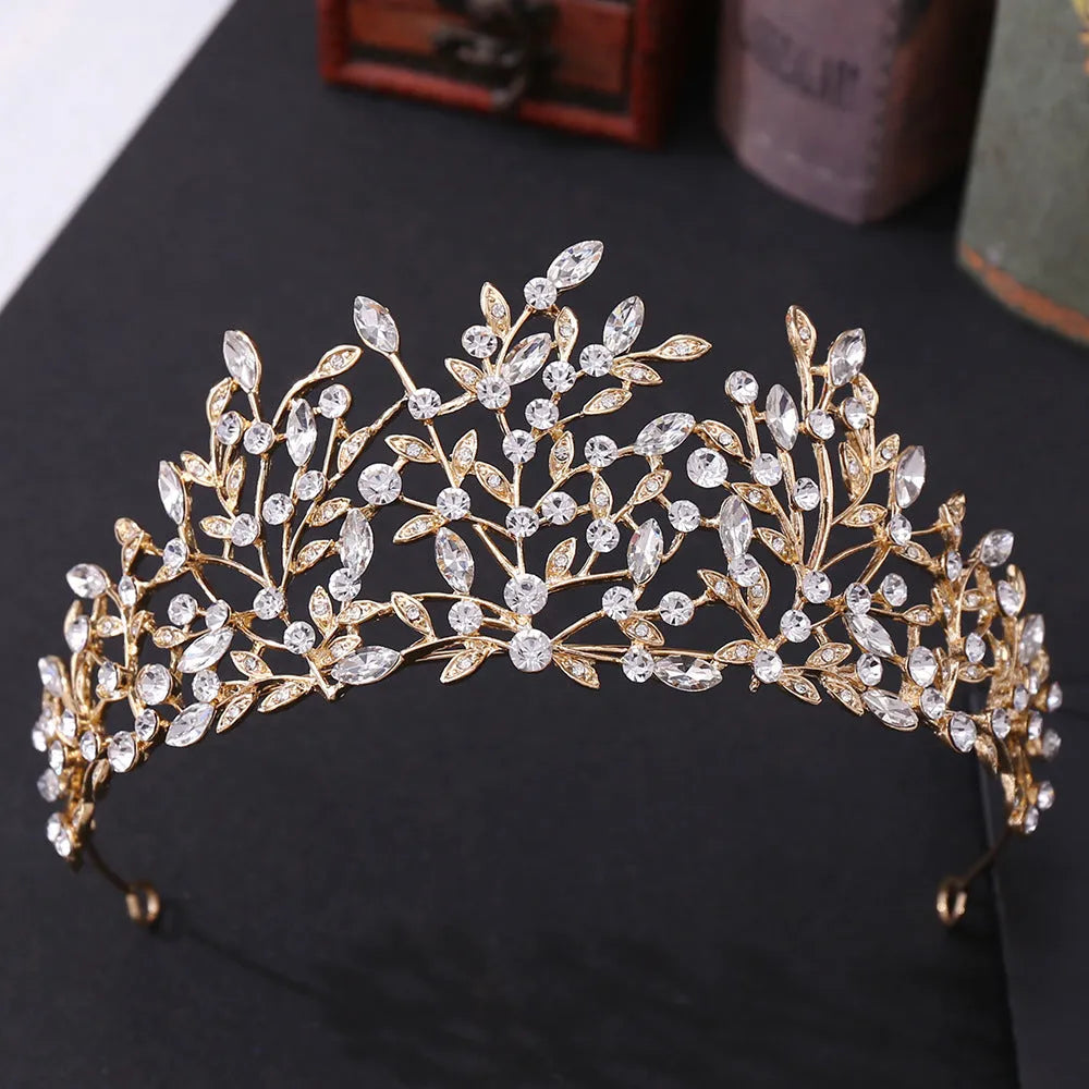 Vintage rhinestone crown headdress in alloy, 15 x 6.5cm, retro stage party hair accessory with crystal detail